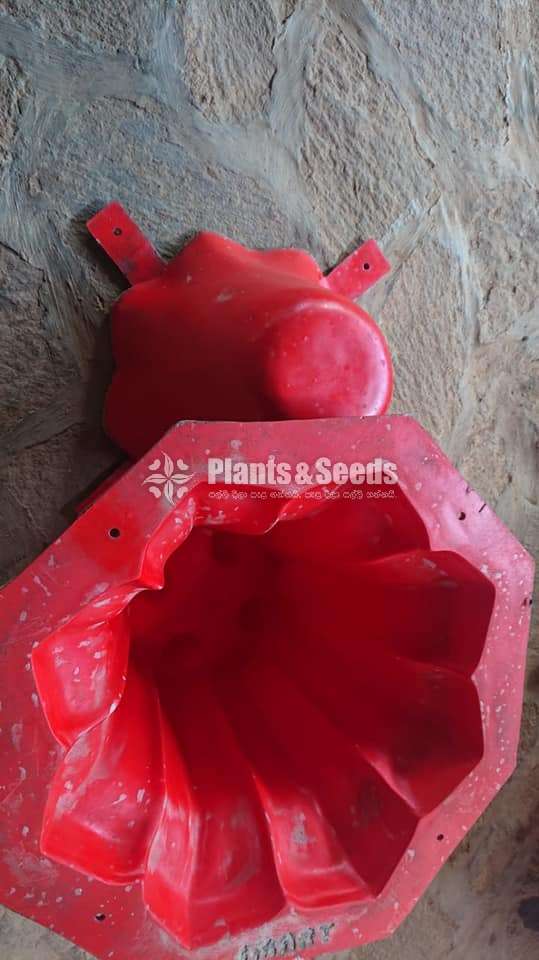 Titanium Pots and Fiber Mold (පෝච්චිය සහ අච්චුව)