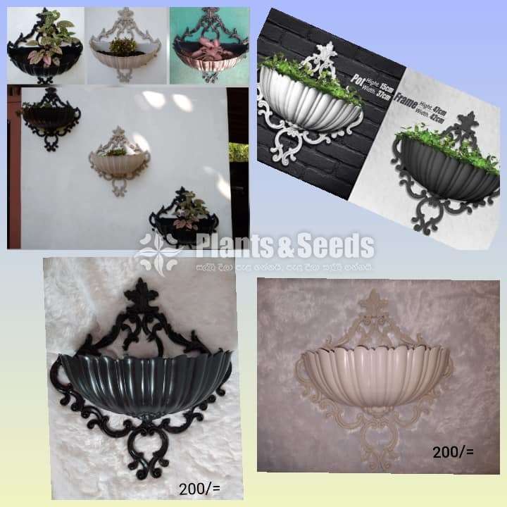Plastic flower pots