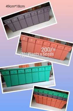 Plastic flower pots